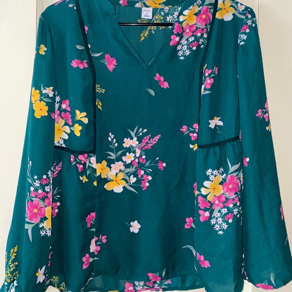 Green flower blouse